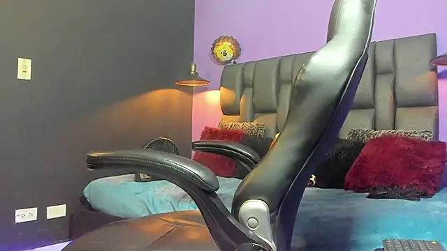 Lyon_vach live sex cam