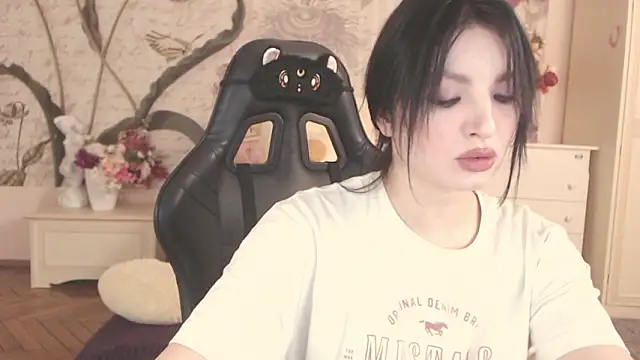 BritneyBarker's cam snapshot