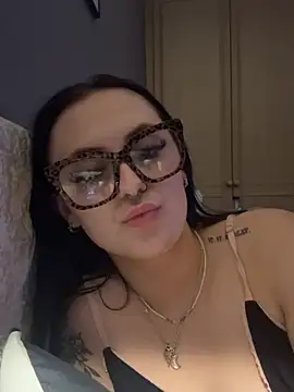 CherryDollxxx's cam snapshot