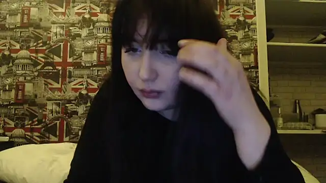 Lynylou's cam snapshot