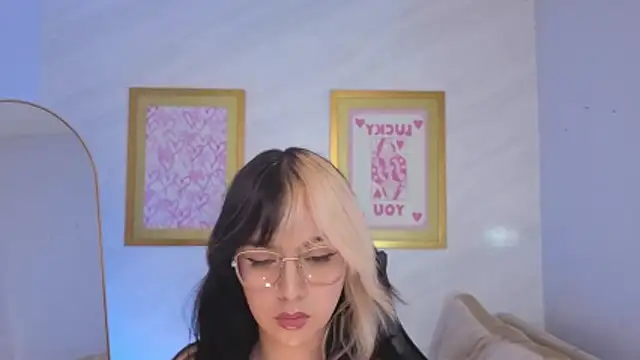 Hela_v's cam snapshot