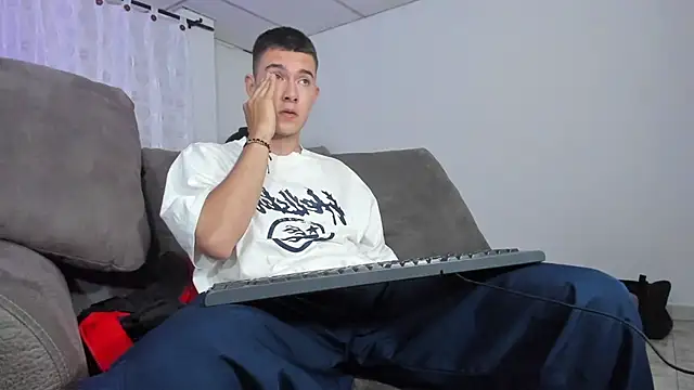 Aleck_Boy live sex cam