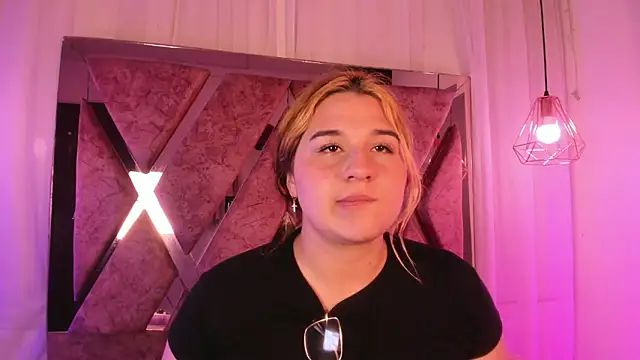 shantal_cooper_'s cam snapshot