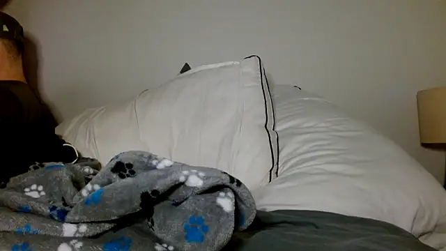 FrankieFuckMe live sex cam