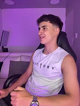 AdrianRinaldi live sex cam