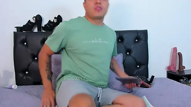 nyloncouple777's cam snapshot