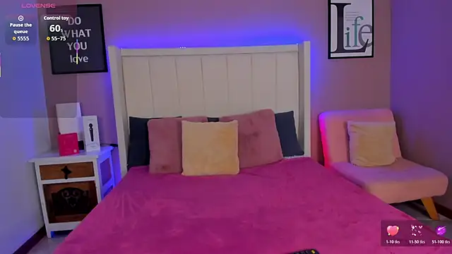 sarahyessica live sex cam