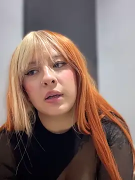 CharlotteUwU_'s cam snapshot