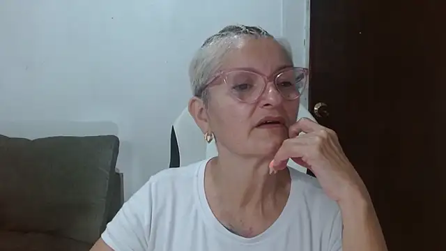 bety-cum2's cam snapshot