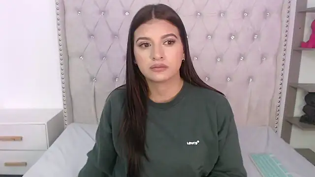 Abril_Squirt live sex cam