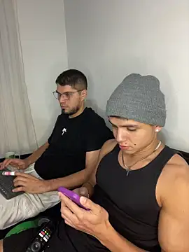 mirallesandbig live sex cam