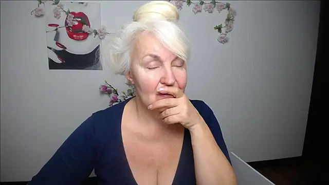 BlondyLeeBest's cam snapshot