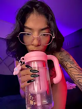 TweetiePieXXX's cam snapshot