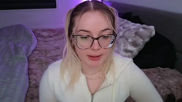 margot_robbie7's cam snapshot