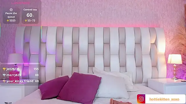 Viollet_xoxo's cam snapshot