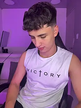 AdrianRinaldi live sex cam