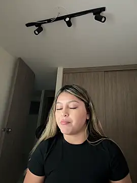 lunablossom_ live sex cam