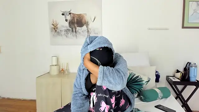 ConnieSmall24 live sex cam