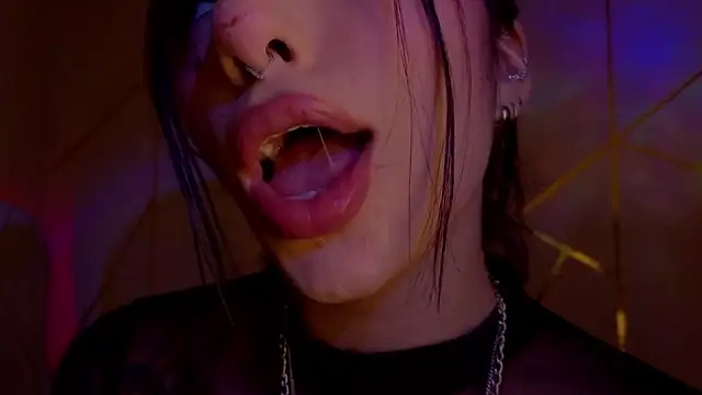 Hollyxx_'s cam snapshot