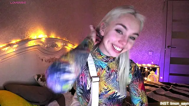 LillyMoure_ live sex cam