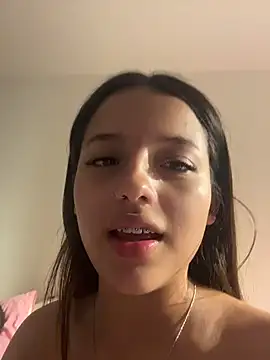 Sofia18_pinkk live sex cam