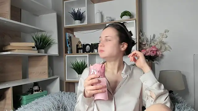 MalvinaTrafford live sex cam