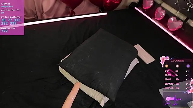 webpetite live sex cam