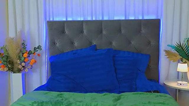 Ariana_Petite live sex cam