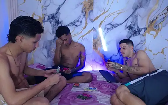 Damian_and_theo's cam snapshot