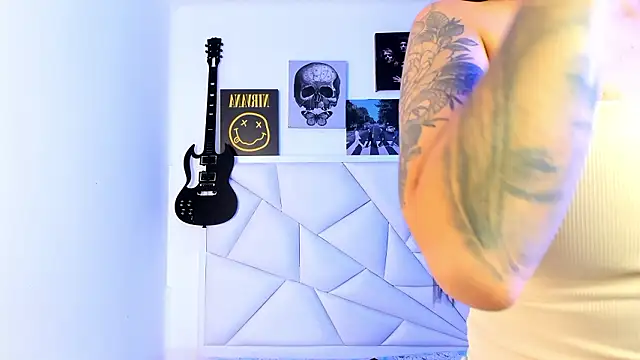 Carla_Bonnet's cam snapshot