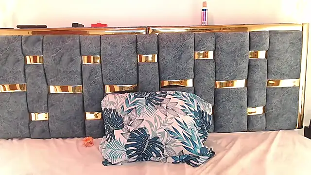 CATALINA_HIL9's cam snapshot