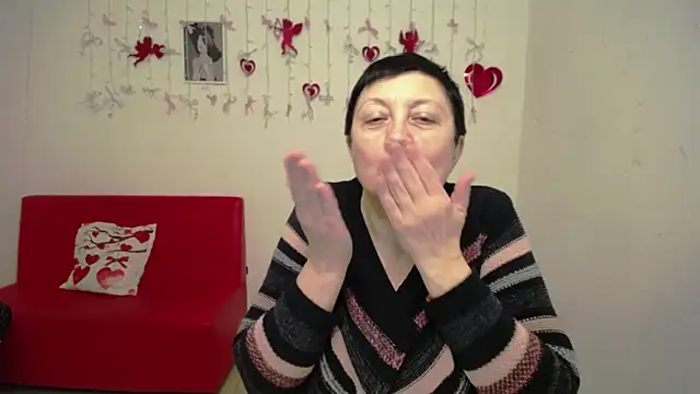 EmilyL0ve's cam snapshot