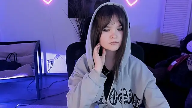 Elainebeness's cam snapshot