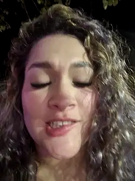 Sara_smiiith211 live sex cam