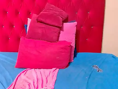 Hotsexyberry25's cam snapshot