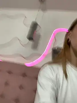 PrettyAshley_'s cam snapshot