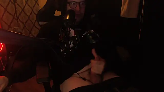 chicostick413's cam snapshot