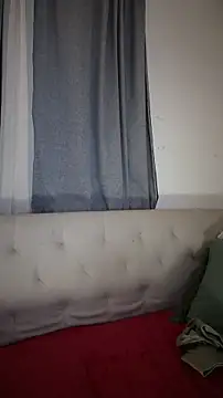 Holli_woul's cam snapshot