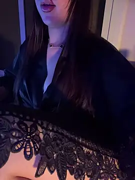 Lola-Bee's cam snapshot