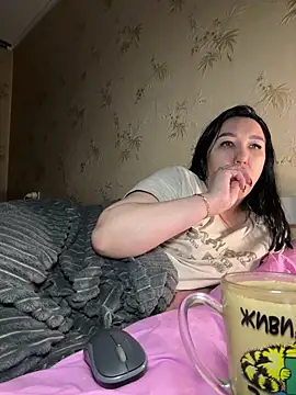 Naughtbaby_2025's cam snapshot