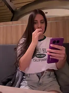 Isabella21_'s cam snapshot