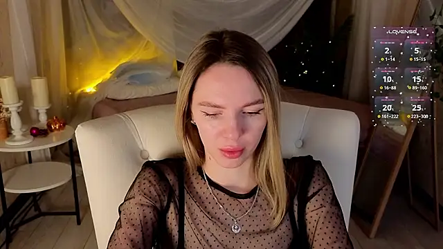 molly_crystal's cam snapshot