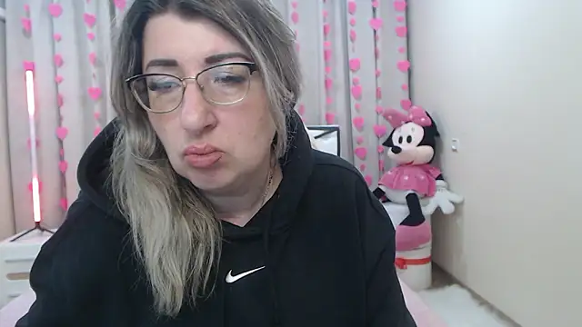 KKMimiKK's cam snapshot