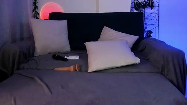 mishelkrave_'s cam snapshot