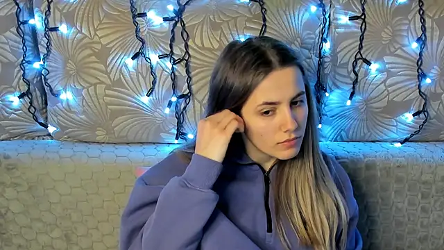 MaggieCake's cam snapshot