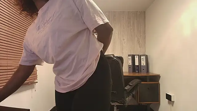 AuroraBrow's cam snapshot