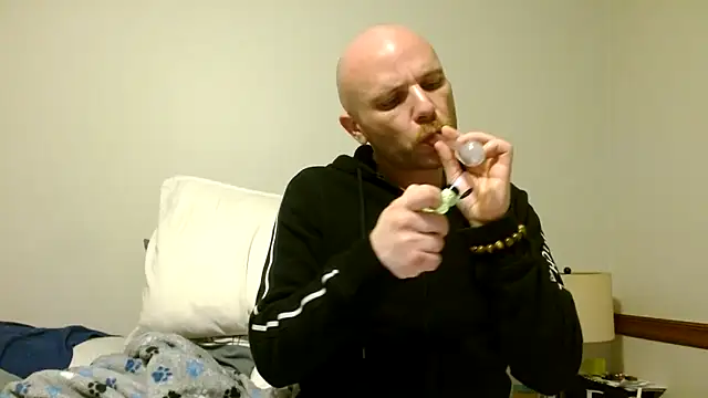 FrankieFuckMe live sex cam