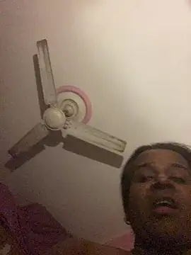 Kajal-Shemale69 live sex cam