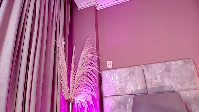 EllaVillaluna's cam snapshot