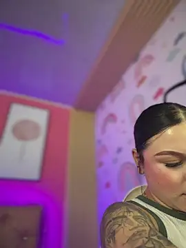 Megaan__More's cam snapshot